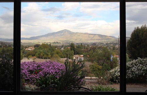 Bonita Casa | Relaxing Mountain View Retreat with Pool & Spa!