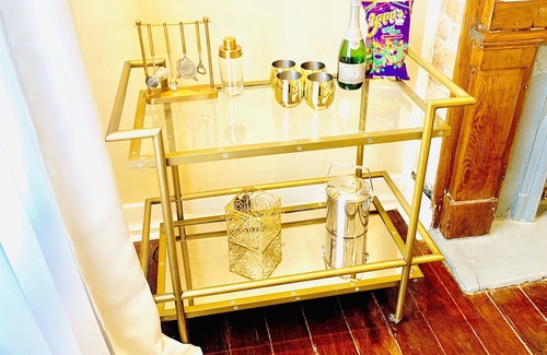 Irish Channel Casa | Relaxing Oasis 2 blocks to Magazine stroll to the FQ Irish channel