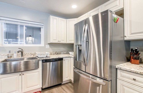 Tempe Casa | Relaxing Oasis! 5 bedroom 3 bath with Pool
