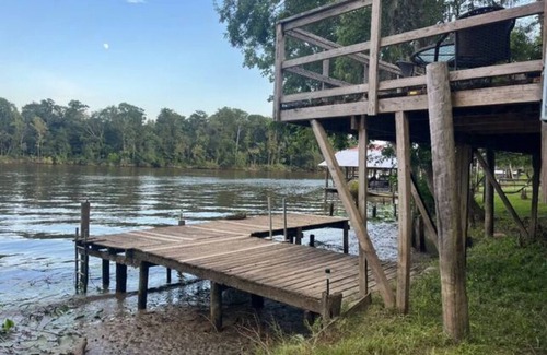 Vancleave Casa | Relaxing on the River