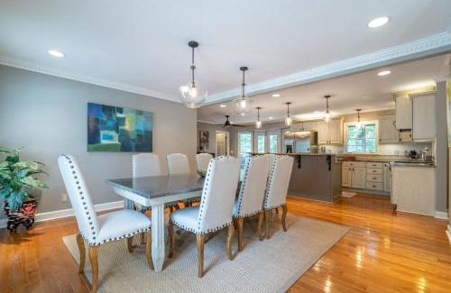 Dunwoody Casa | Relaxing Open-Air Home with Sunroom & Forest Views