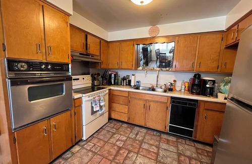 Ormond Shores Estates Casa | Relaxing Ormond Beach House and Indoor Fireplace 5 minutes to the beach!