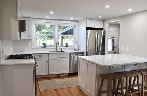 Dartmouth Casa | Relaxing Padanaram Village Home for 8 Guests