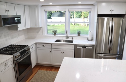 Dartmouth Casa | Relaxing Padanaram Village Home for 8 Guests