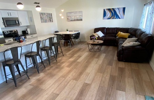 Sandalwood Casa | Relaxing pool in Jacksonville, FL. 3 Bedroom 3 bathrooms , wifi & free parking.