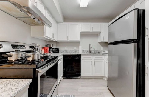 Pleasant Valley Apartamento | Relaxing Pool Spacious 4BR 4BA Close to Everything