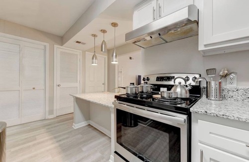 Pleasant Valley Apartamento | Relaxing Pool Spacious 4BR 4BA Close to Everything