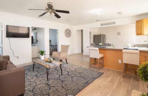 West Sacramento Casa | Relaxing Retreat | Hot Tub | 2 miles from Downtown Sacramento
