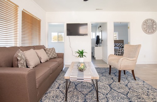 West Sacramento Casa | Relaxing Retreat | Hot Tub | 2 miles from Downtown Sacramento