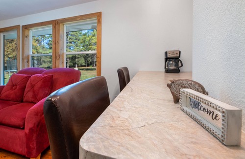Rhinelander Cabina | Relaxing Retreat….1 bedroom on amazing waterway for all recreational ambitions.