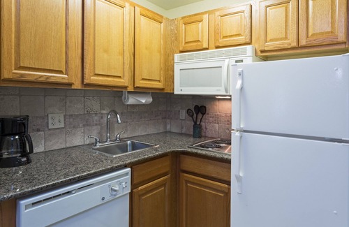 Tallahassee Condominio | Relaxing Retreat! 2 Bedroom Suite in Tallahassee! Free Breakfast + 24h Business Center