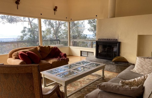 Shepherd Canyon Casa | Relaxing Retreat: 3 bedroom overlooking the bay. Dog-friendly!