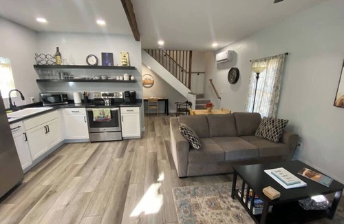 New Hill Apartamento | Relaxing Retreat Near Jordan Lake