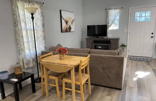 New Hill Apartamento | Relaxing Retreat Near Jordan Lake
