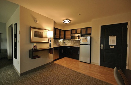 Liverpool Apartamento | Relaxing Retreat! Studio Suite in Liverpool | Fitness Center + Free Breakfast