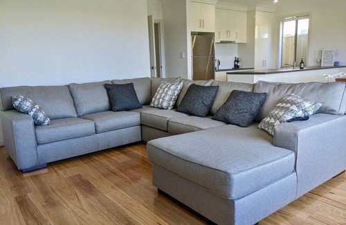 Nangkita Casa | Relaxing Riverview Home - A Quiet Getaway