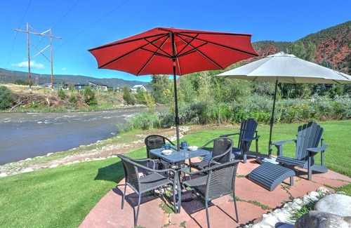 Glenwood Springs Apartamento | Relajante al borde del río Apt. Con Pesca Privada y Acceso a Botes! ¡Locacion central!