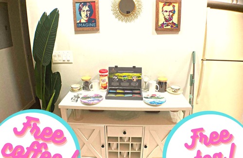 Boynton Beach Casa | Relaxing Room near Beach, Shopping, Dining & Fun! +Kitchen & Laundry