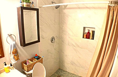 Boynton Beach Casa | Relaxing Room near Beach, Shopping, Dining & Fun! +Kitchen & Laundry