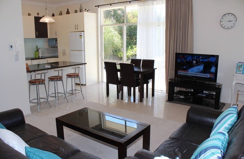 Whitford Casa | Relaxing Rural Retreat Near Beaches– Family-Friendly Holiday Home