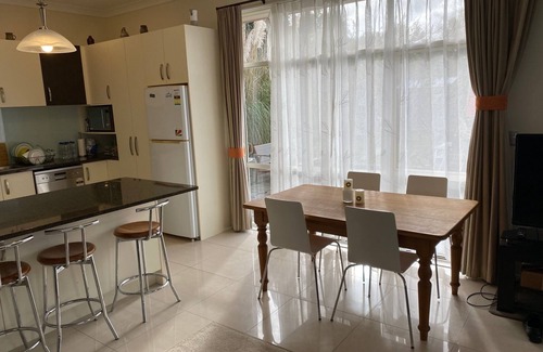Whitford Casa | Relaxing Rural Retreat Near Beaches– Family-Friendly Holiday Home