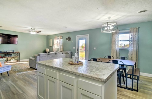Russell Springs Casa | Relaxing Russell Springs Retreat w/ Fire Pit!