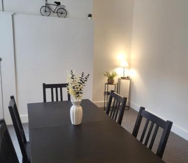 Hythe Casa | Relaxing Seaside Stay 3-Bed Home Minutes from Hythe Beach