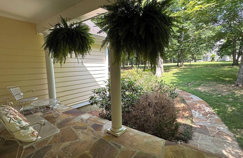 Saint Andrews Casa | Relaxing, spacious home nestled in the woods and near Sewanee's main campus.