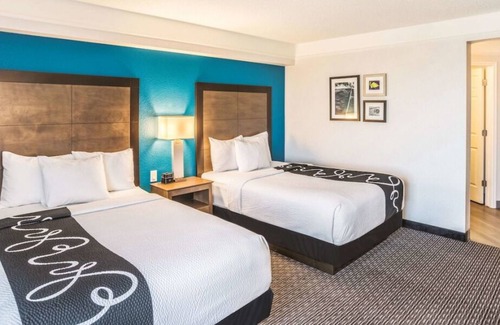 Ahwatukee Foothills Casa | Relaxing Stay! 4 Convenient Units, Free Breakfast, Pool, Pets Allowed