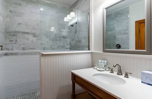 Captiva Hotel | Relaxing Stay! Beach View Cottage w/Porch | Onsite Outdoor Pools | Free Parking