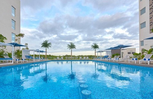 Benito Juárez Hotel | Relaxing Stay Near CUN | 2 Rooms w/ Kitchenette, Pool, Rooftop Terrace & Shuttle