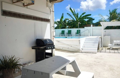 Ciudad de Belice Apartamento | Relaxing Studio w SeaView Pool & Deck near Airport