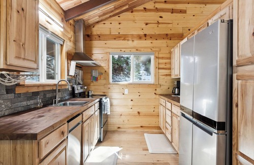 Arnold Cabina | Relaxing Swiss Chalet-Style Cabin