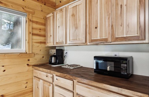 Arnold Cabina | Relaxing Swiss Chalet-Style Cabin