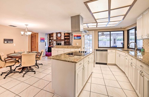 Greater Northdale Casa | Relaxing Tampa Abode w/ Screened Lanai & Pool