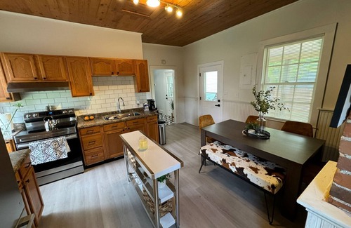 Boonville Casa | Relaxing Three Bedroom Getaway in Boonville