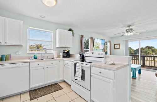 Indialantic Casa | Relaxing Townhome 3 BR 2 BA Steps from the Beach