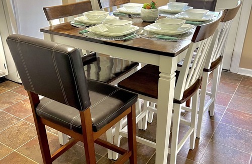 Clarksville Casa | Relaxing Townhome Getaway Sleeps 6