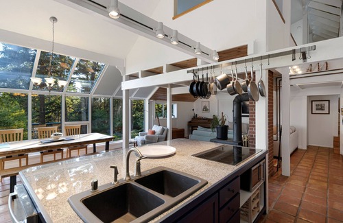 Friday Harbor Casa | Relaxing two-bedroom, hot tub, pet friendly (HH)