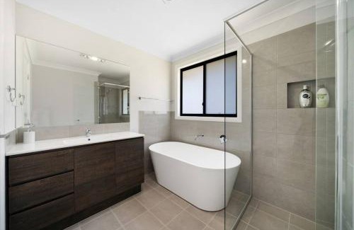 Austral Casa | Relaxing Two-Level Retreat in Austral, NSW