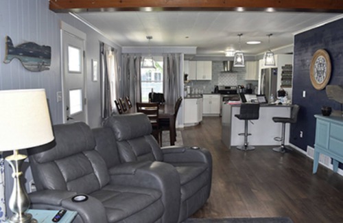 Anchorville Casa | Relaxing Waterfront Getaway with Hot Tub