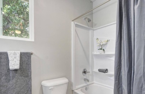 West Sacramento Casa | Relaxing West Sacramento private residence