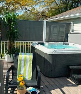 Athens Casa | Relaxing with Hot Tub - Pond Front & Outdoor Fire Place Upstate - Catskills