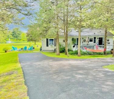 Athens Casa | Relaxing with Hot Tub - Pond Front & Outdoor Fire Place Upstate - Catskills