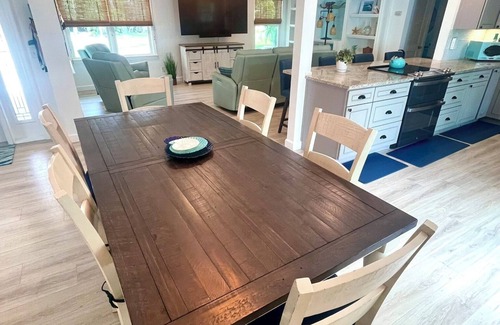 Downtown Casa | "RELAXMORE IN PARADISE" Sarasota Getaway with Private Salt-Water Pool