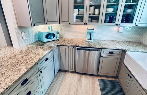 Downtown Casa | "RELAXMORE IN PARADISE" Sarasota Getaway with Private Salt-Water Pool