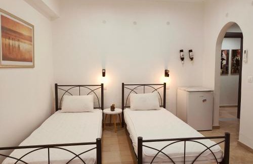 Ag. Georgios Cama Y Desayuno | Relaxrooms, room with 2 single beds