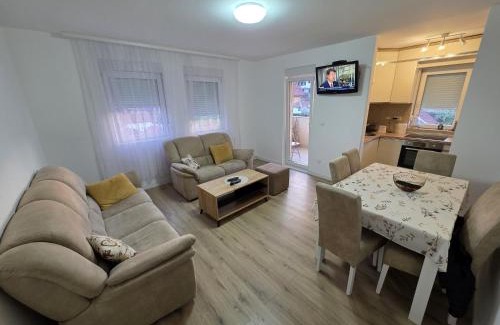 Novi Pazar Apartamento | Relje krilatice