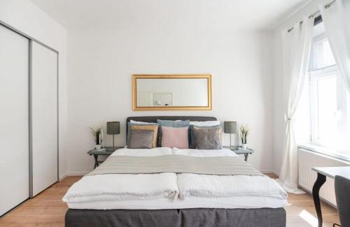 Roßau Apartamento | Relocation or expats, only long term stay! 2 min to U4 Rossauer Lände