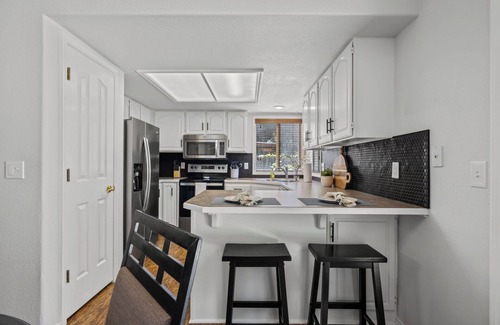 Eagle Casa | Relocations, Corporate- Large Eagle Home, 4 bedroom, 83616